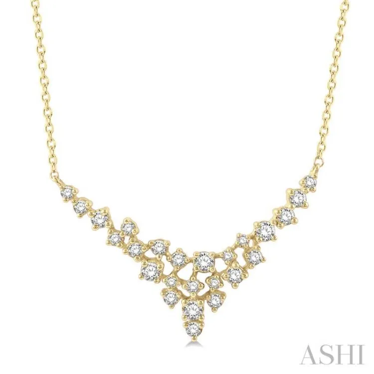 1/2 Ctw V-Shape Round Cut Diamond Scatter Necklace in 14K Yellow Gold