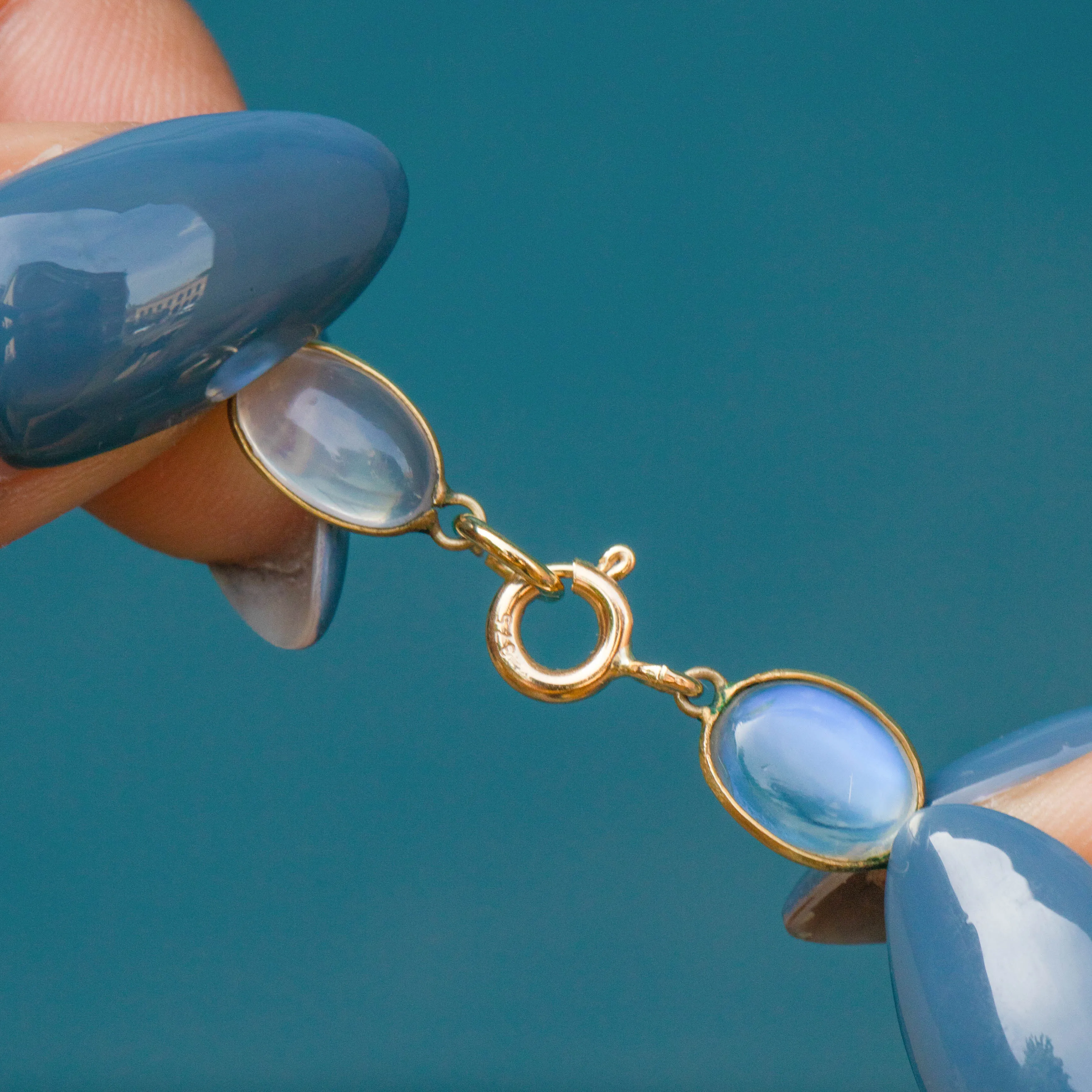 Antique Silver Gilt Moonstone Bracelet with 9ct Gold Clasp, 15.40ct