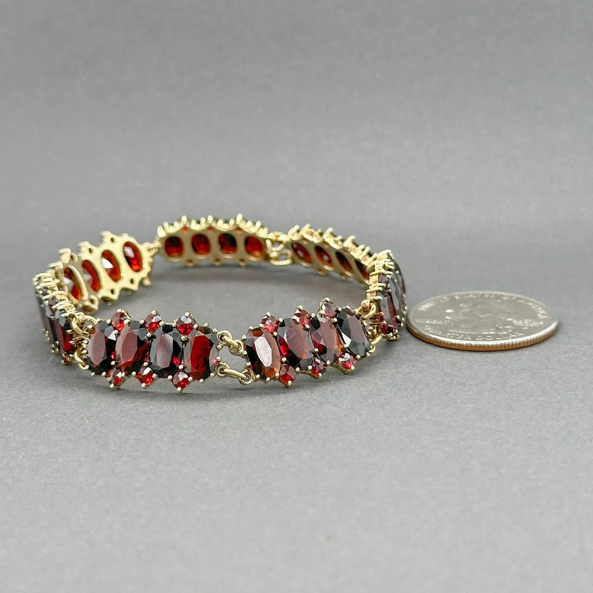 Estate 14K Y Gold 26.60ctw Garnet Bracelet