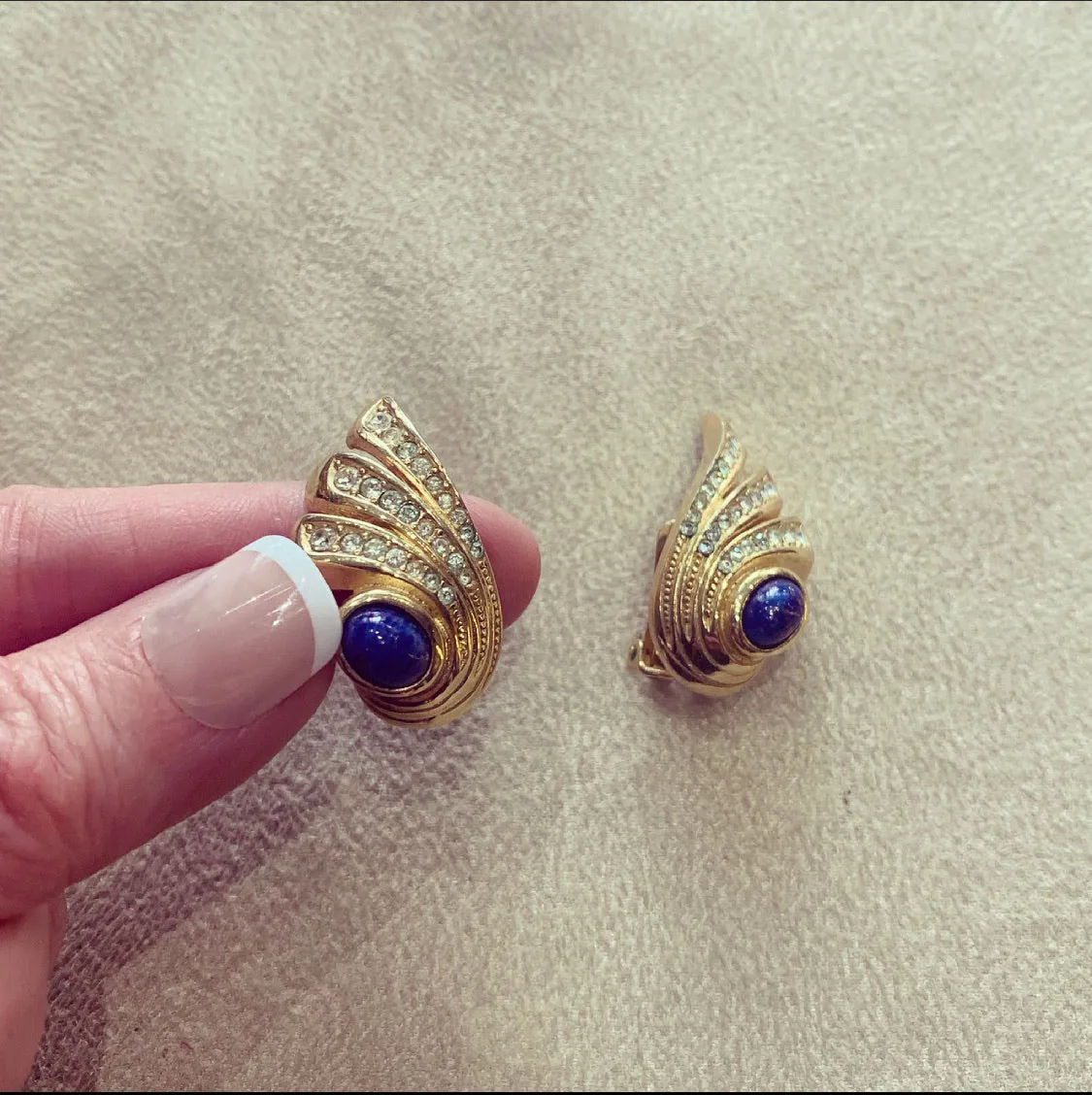 Grosse Vintage Wing Earrings Lapis Gold clip on