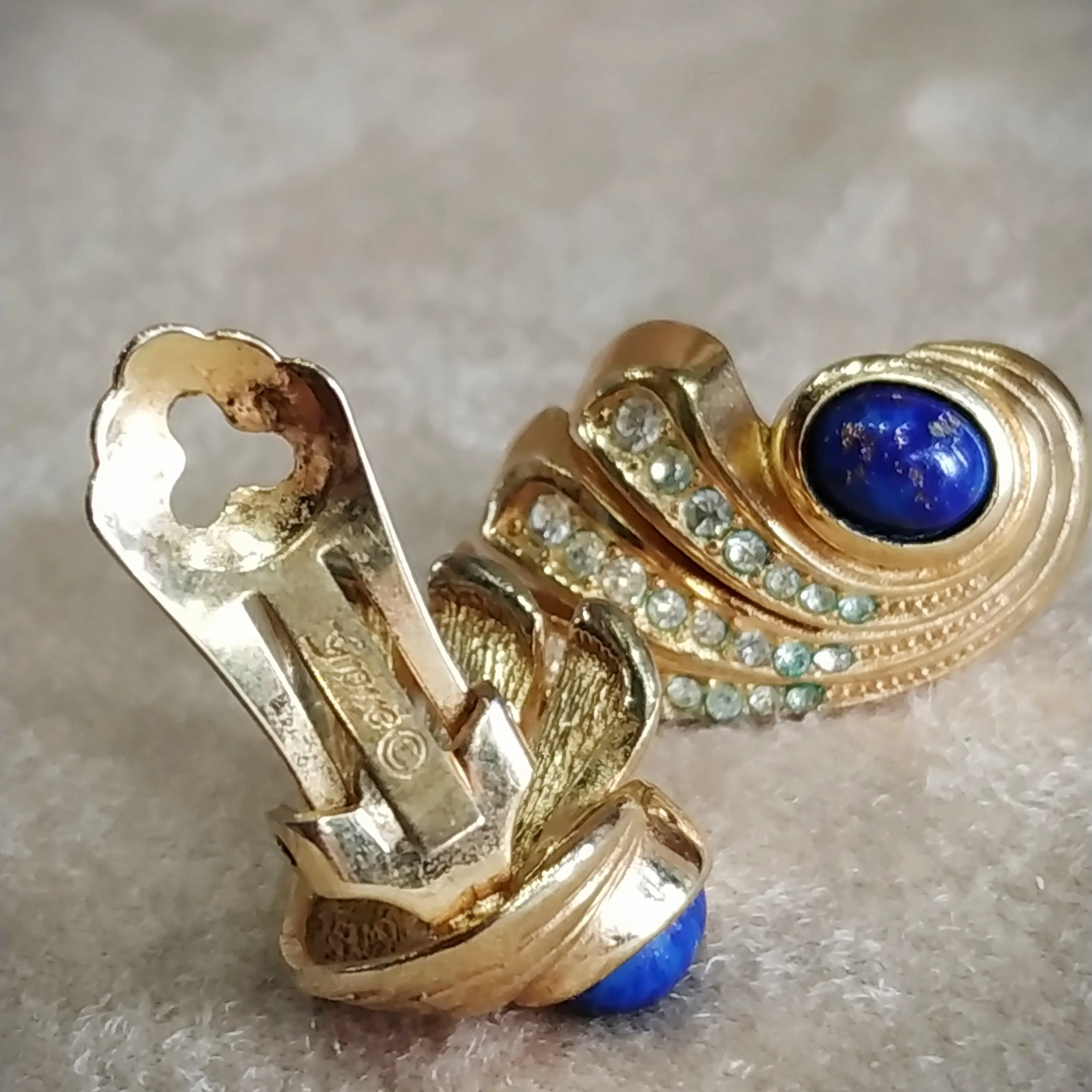 Grosse Vintage Wing Earrings Lapis Gold clip on