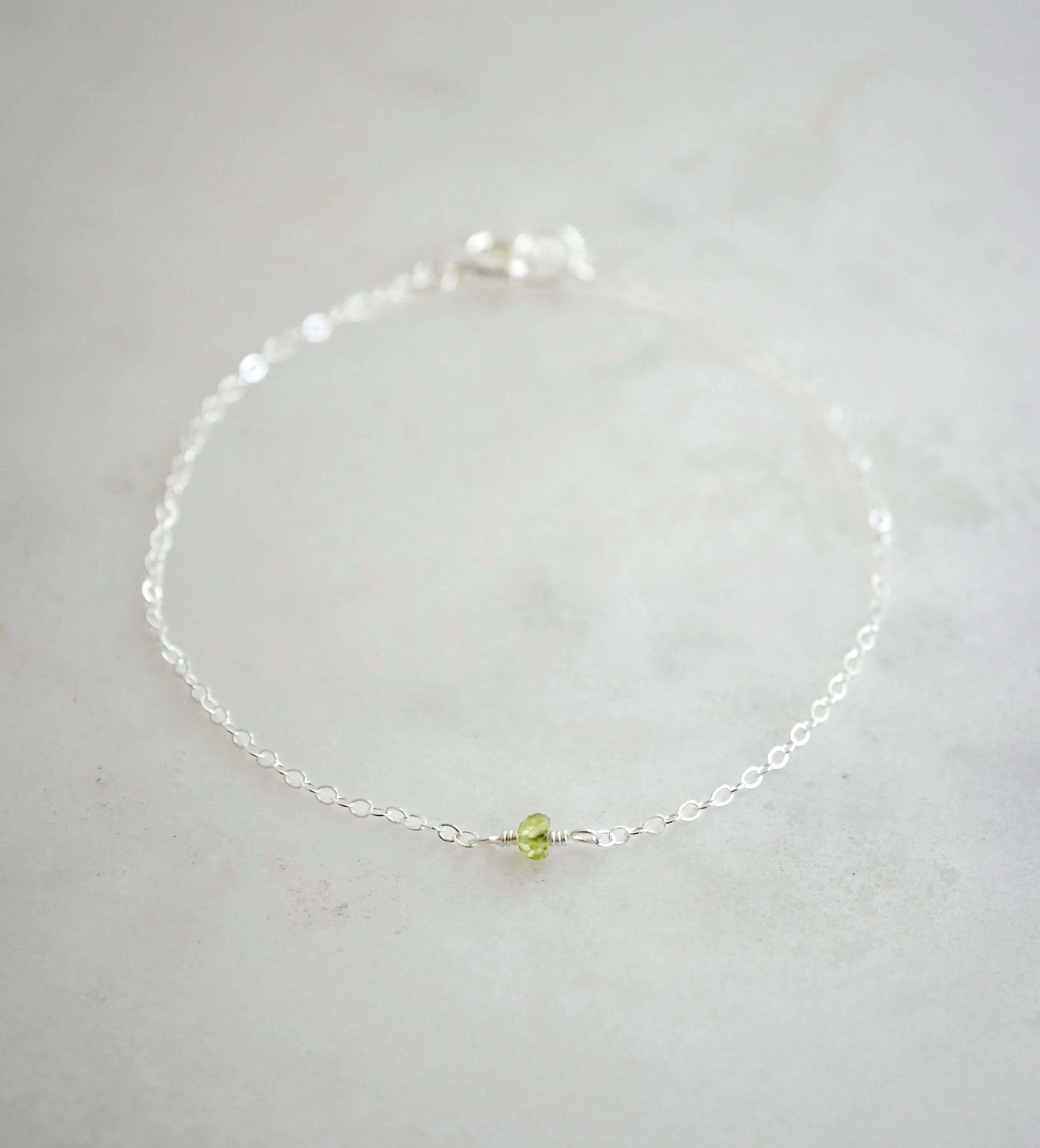 Minimalist Gem Bracelet - Peridot