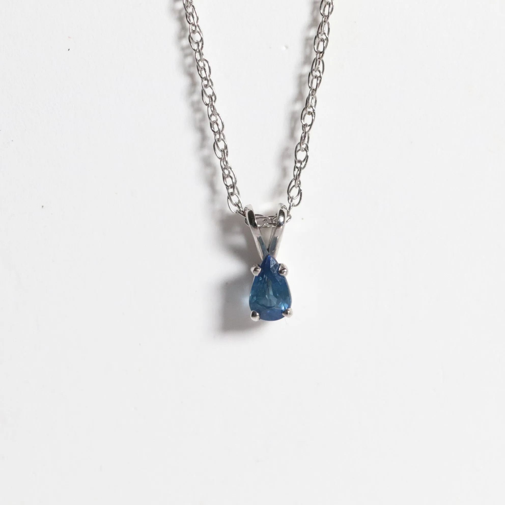 Pear Shape Solitaire Yogo Sapphire Necklace