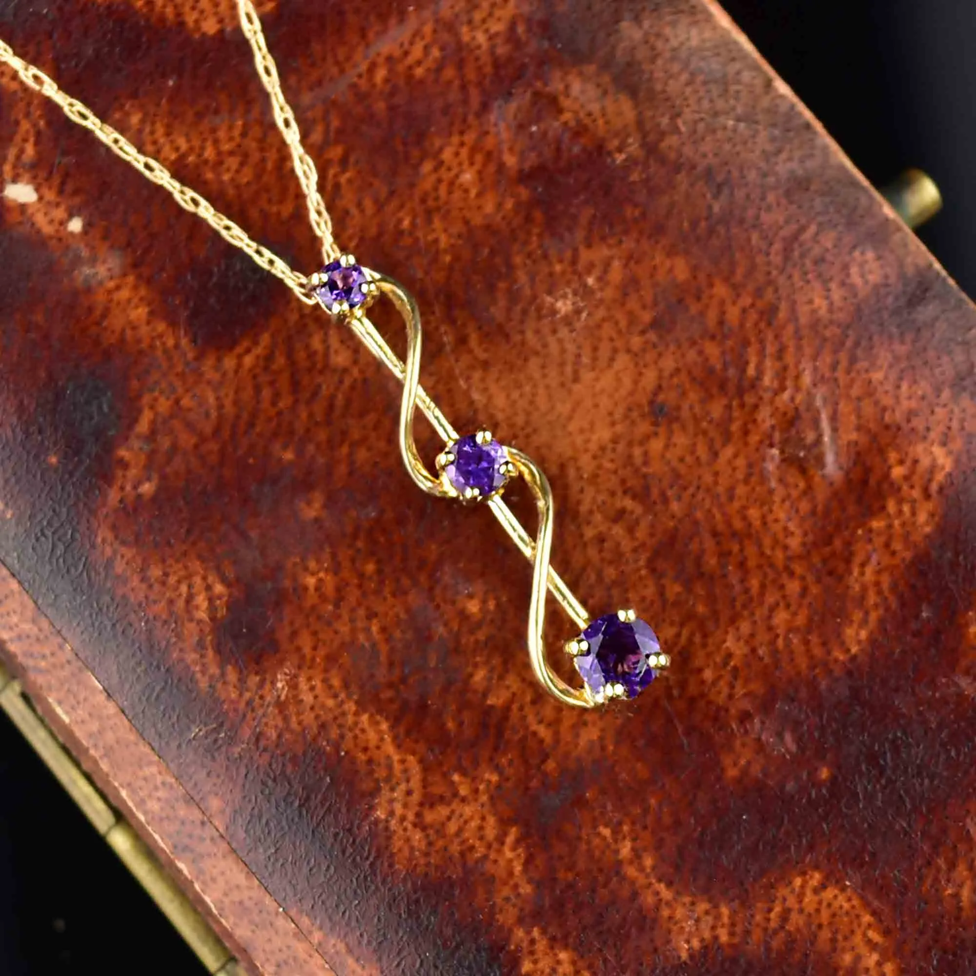 Vintage 10K Gold Amethyst Journey Pendant Necklace