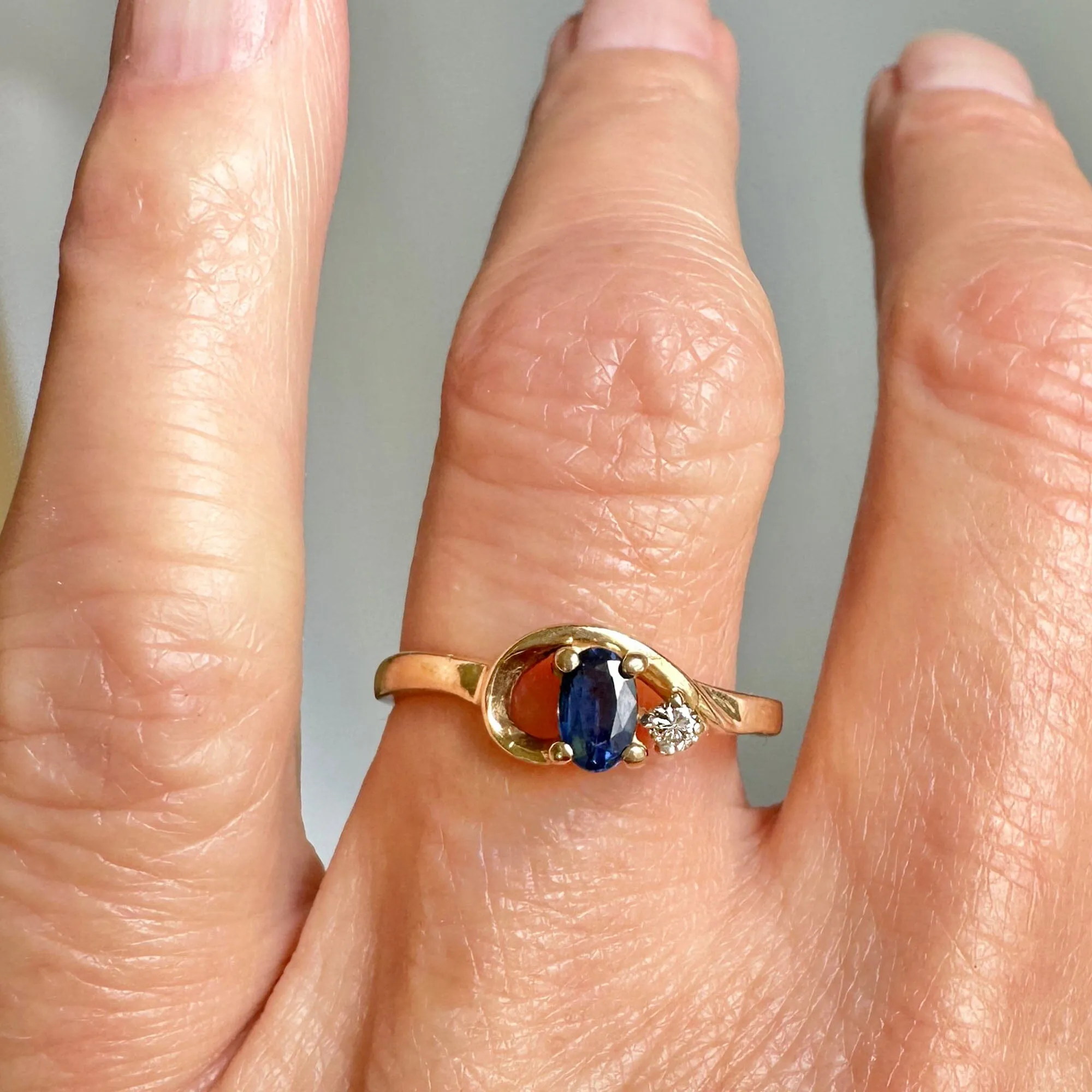 Vintage 14K Gold Diamond Blue Sapphire Ring