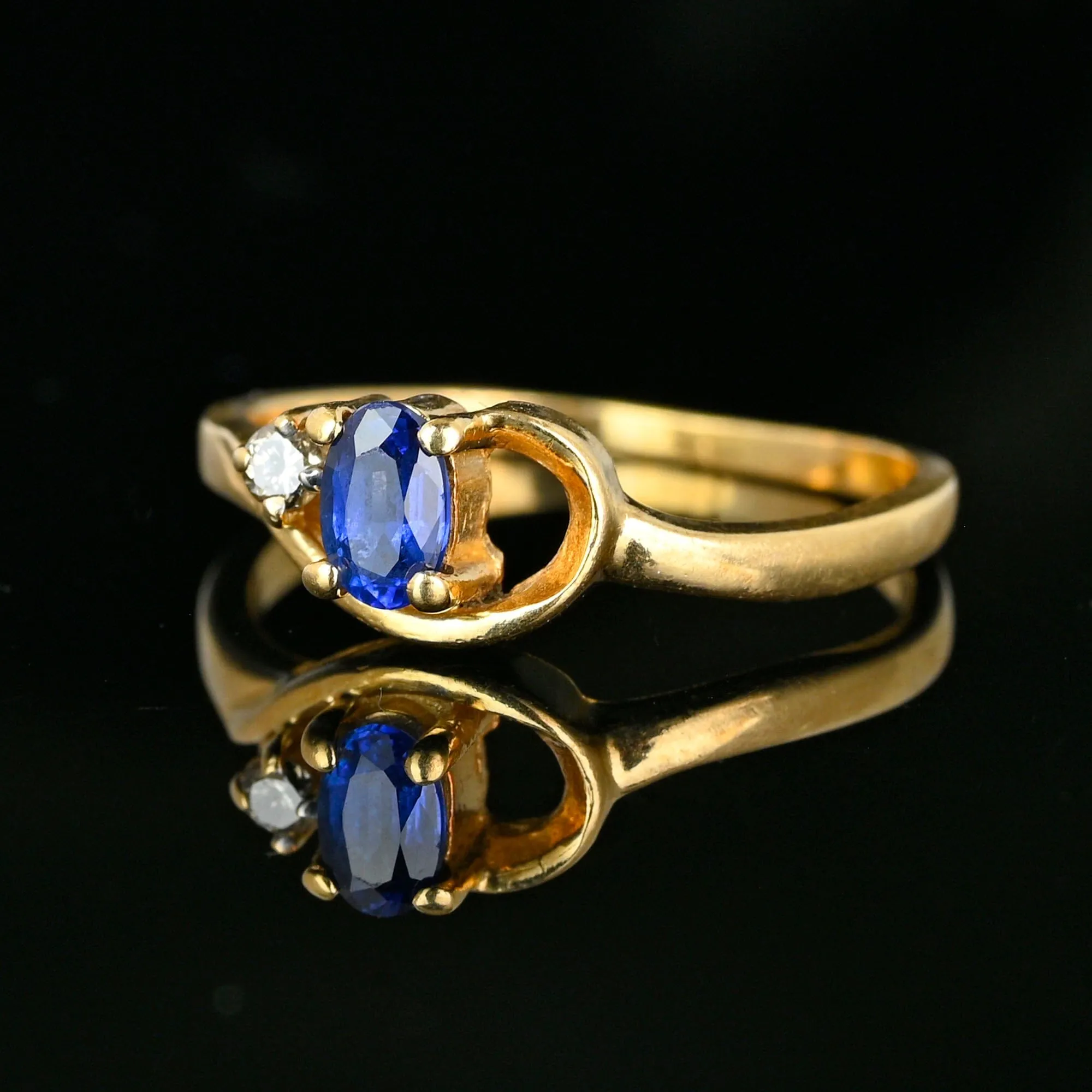 Vintage 14K Gold Diamond Blue Sapphire Ring