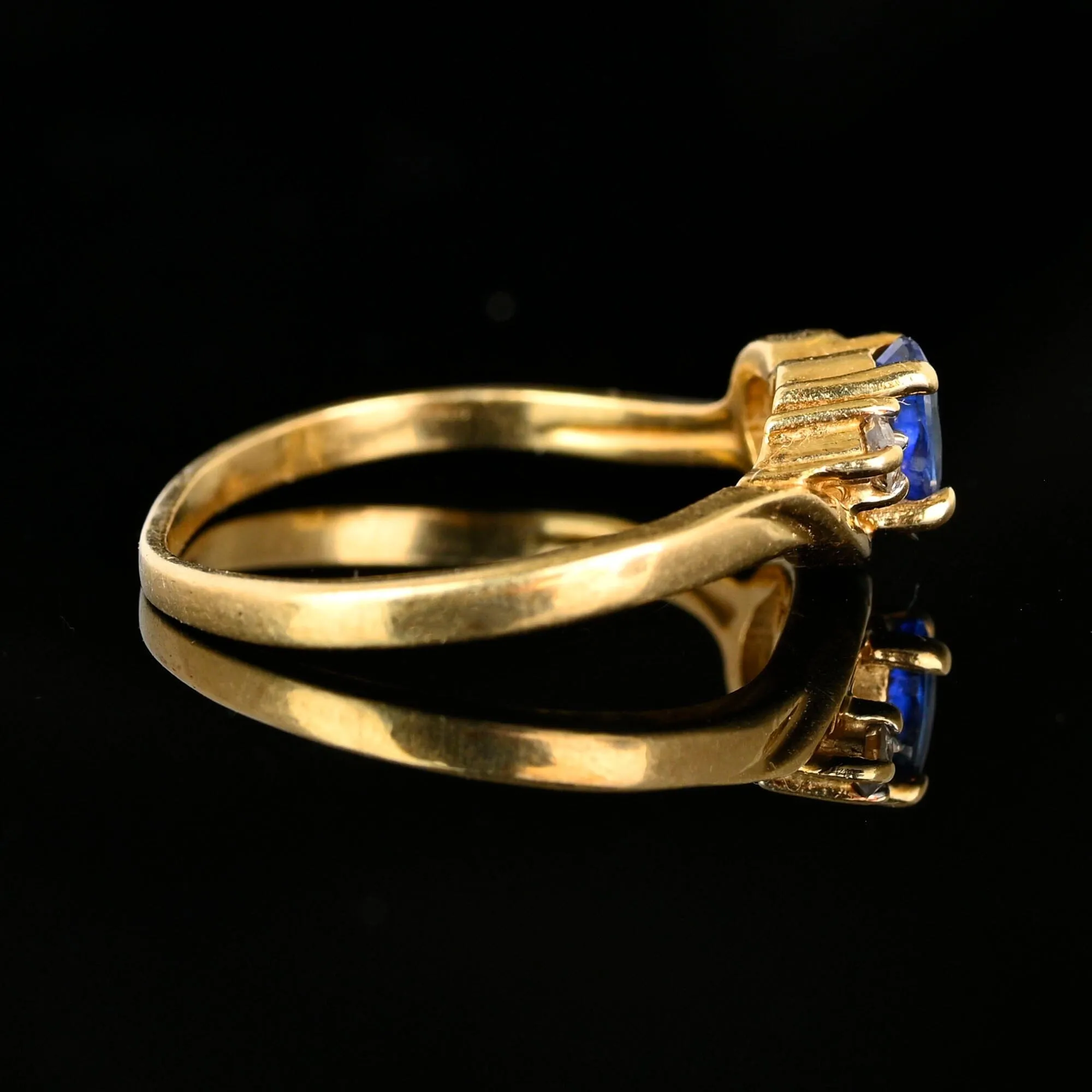 Vintage 14K Gold Diamond Blue Sapphire Ring